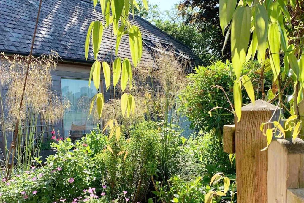 Stylish Cottage In The Pewsey Vale Marlborough Exterior foto